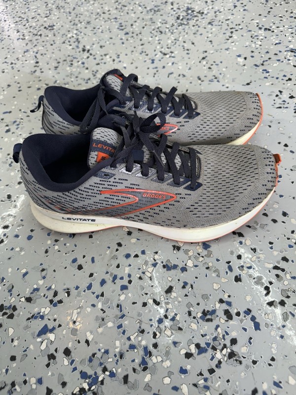 Brooks Mens Levitate 5 1103701D034 Grey Navy Running Shoes Sneakers Size 9D