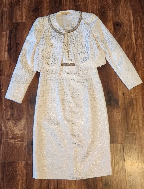 Womens Kasper 2pc Cream Gold Sheath Dress Crop Jacket Size 4 Beaded Detailing
