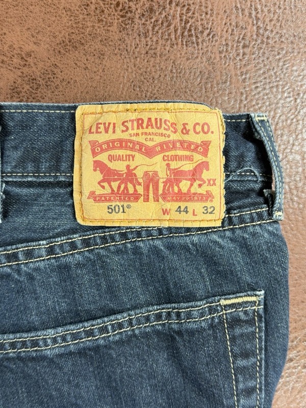 Levis 501 Jeans Mens 44x32 Blue Light Wash Straight Denim Button Fly Cotton gallery