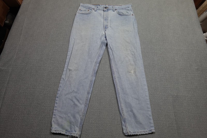 Vintage Levi’s 550 Jeans Mens 36×29* Blue Relaxed Fit Light Wash Denim 1996 USAz