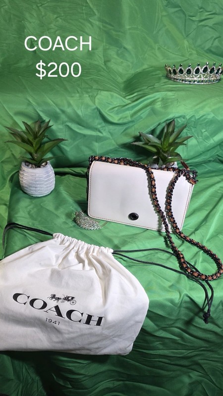 Coach White Turn Lock Shoulder Bag Chain Strap Inner Pockets w/ Dust Bag Small