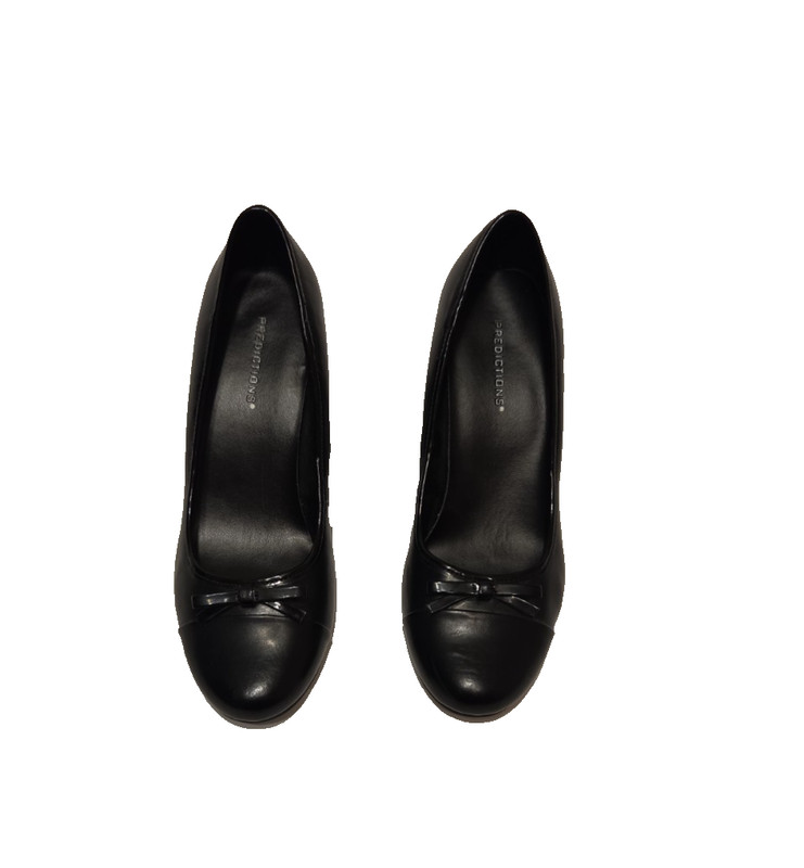 Predictions brand women’s 7W with 2 1/2-3 inch heel, round toe, bow on top *EUC