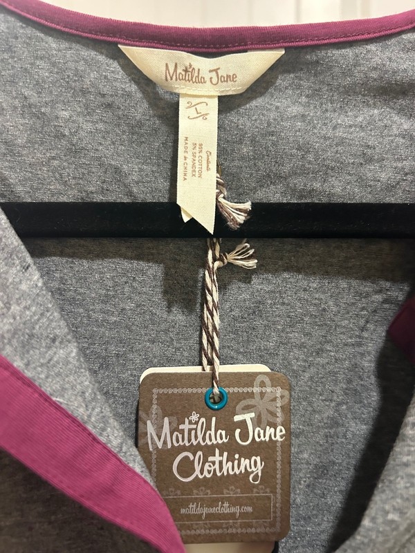 Matilda Jane Women's Long Sleeve Raglan Shirt with Floral Sleeves Size 3X gallery