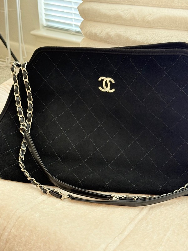Unbranded Vintage black quilted suede chain tote bag gallery
