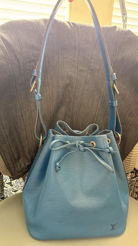 Louis Vuitton Petit Noe Bucket Drawstring Bag Blue Epi Leather