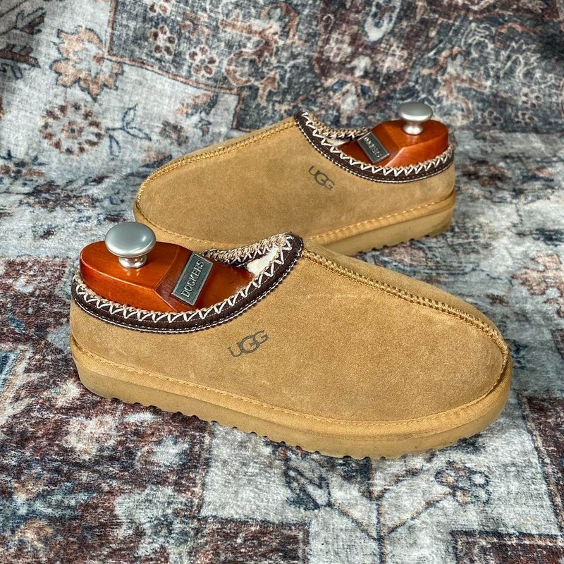 UGG Size 8 Women's Tasman Slipper - Chestnut gallery