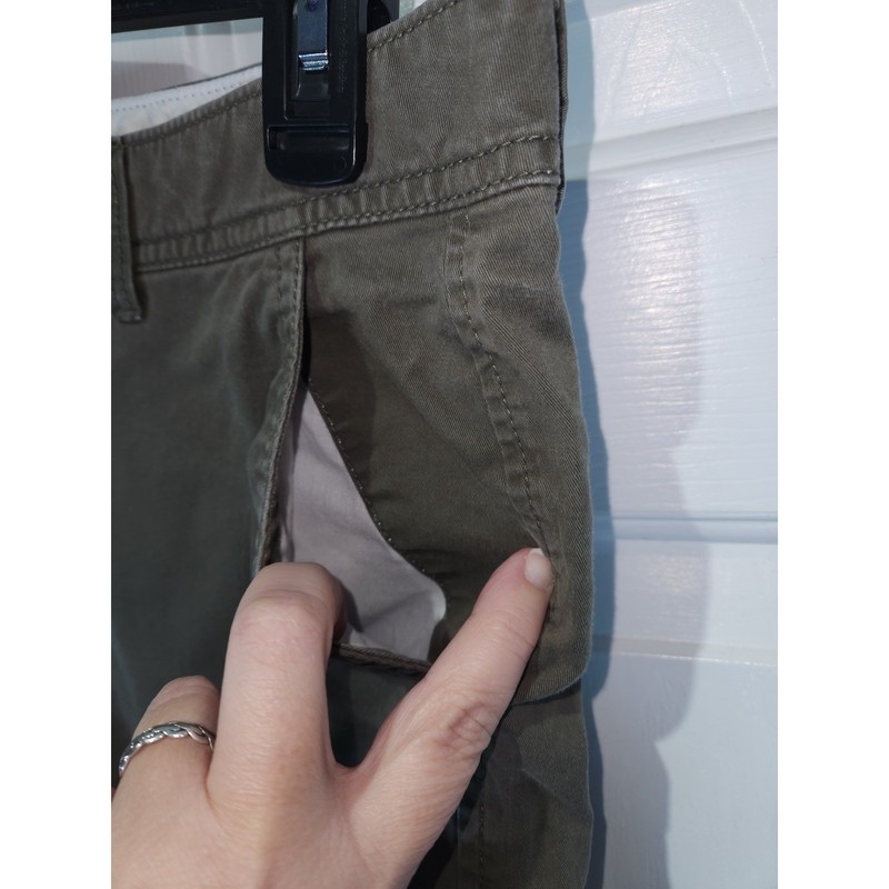Women's sz 8 Green Old Navy Perfect 5 in Shorts Favorite Khakis gallery