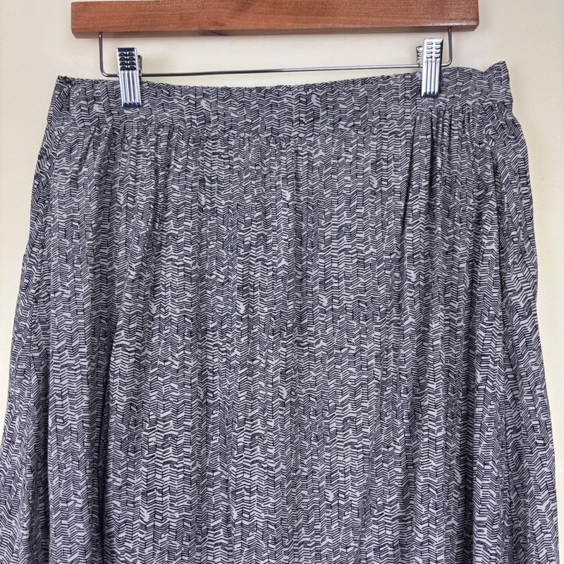 Eileen Fisher Womens Skirt SZ Medium Gray Chevron Modern Contemporary Work