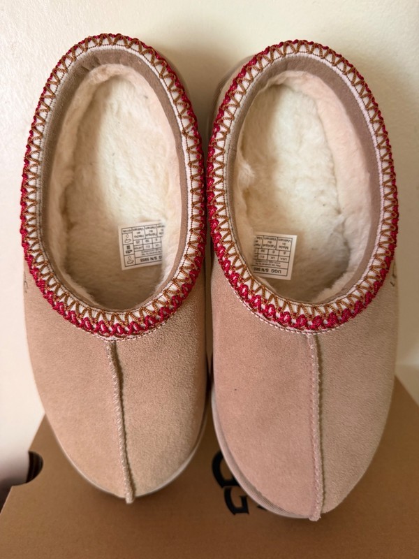 UGG Size 8 Women's Tasman Slipper - Chestnut gallery