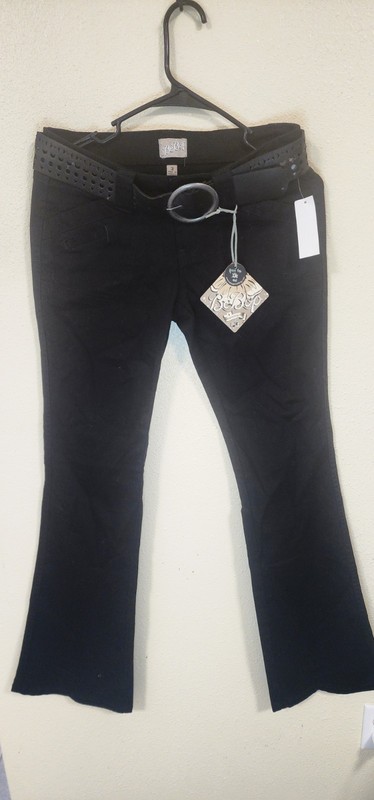 NWT WOMEN’S BEBOP BLACK ANKLE JEANS W /BELT SIZE 3 MSP $54.00. See Picture!