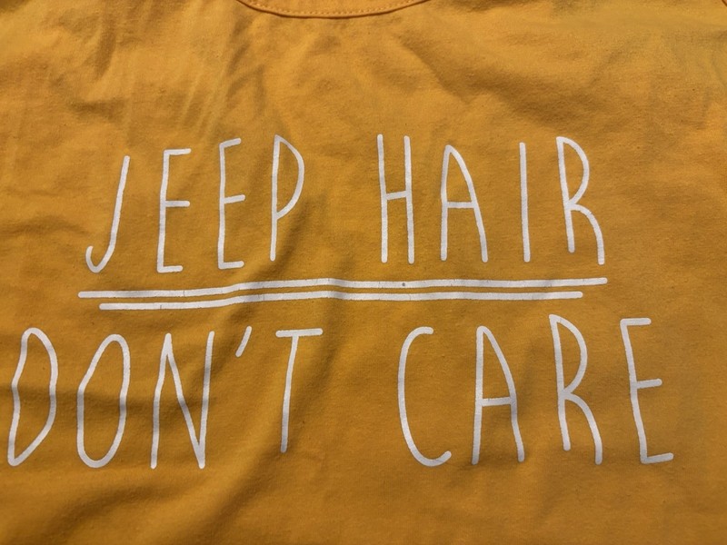 Women’s “Jeep Hair Don’t Care” Graphic Yellow Tank Top XXL Scoop Neck + Jeep Hat gallery