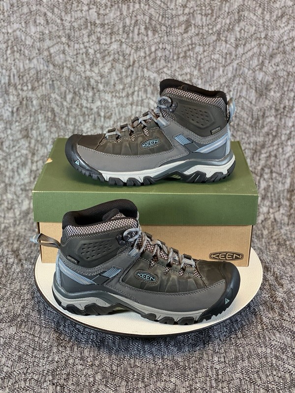 KEEN Targhee III Mid Waterproof Hiking Shoes Women’s 9.5