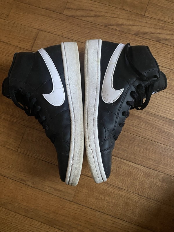 EUC Nike Court Royale 2 Mid Mens 8.5 Black White Shoes Athletic Gym CQ9179-001 gallery