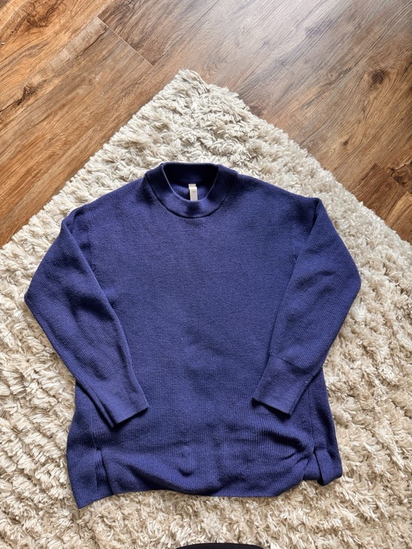 Lululemon Sweater Size 8 Wool Blend Washable Blue Long Sleeve Women’s Top Casual