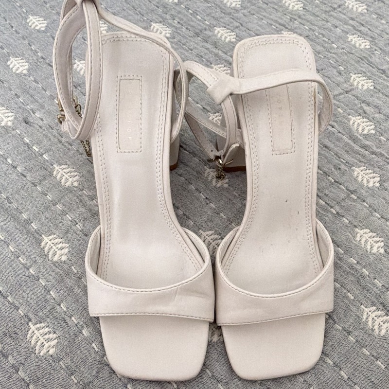 Topshop Women’s White Strappy Ankle Strap Faux Leather Chain Sandals 7