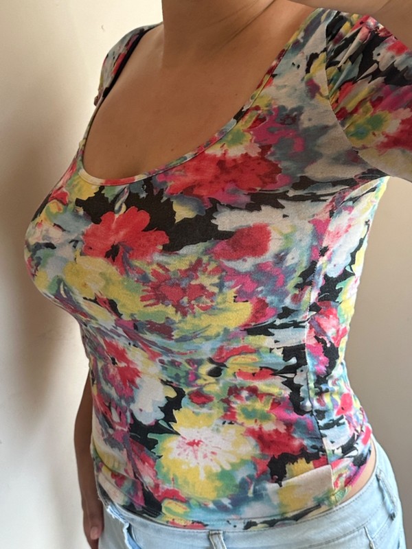 Vibrant Multicolor Floral Print Scoop Neck Ruched Puff Short Sleeve Cotton Top gallery