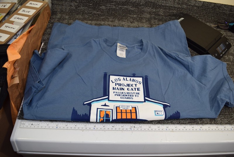Manhattan Project National Park Service Los Alamos NM Main Gate T-Shirt MENS L gallery