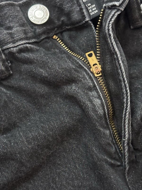 H&M Loose Fit Black Cotton Denim Jeans Dark Wash 5-Pocket Zip Button gallery