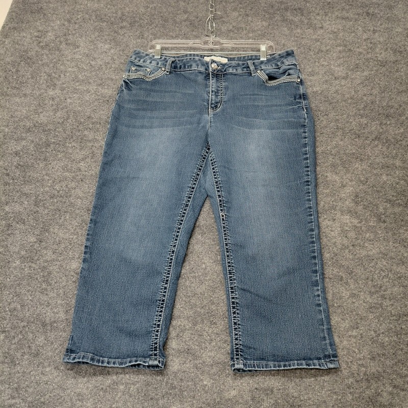 C Est. 1946 Contemporary Capris Women’s Size 16 Blue Denim Embellished Jeans..