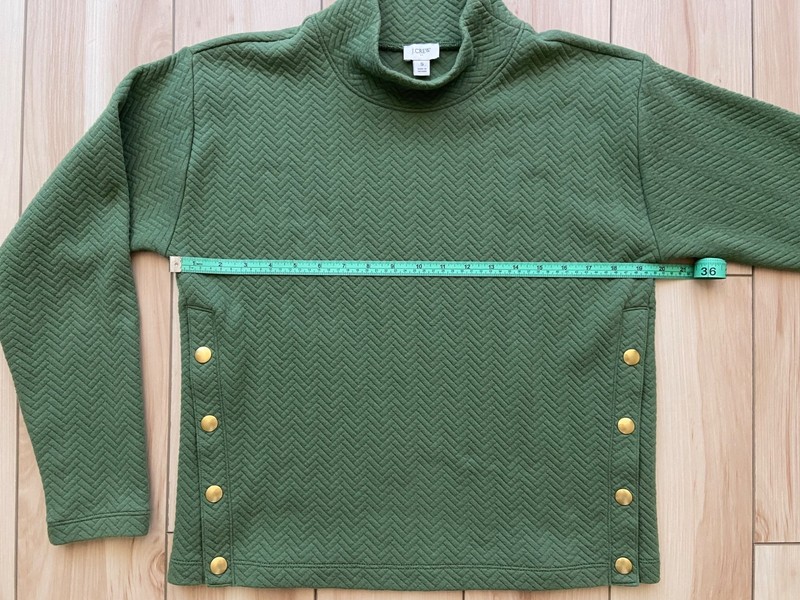 J Crew Factory quilted mock-neck sweater for women. Green. Size Small. Excellent gallery