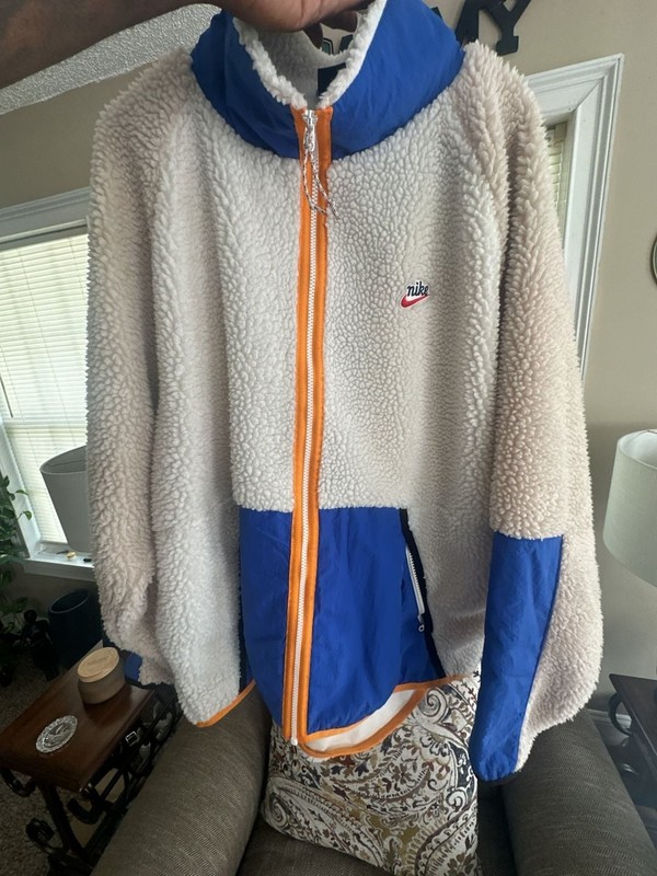 Nike Sportswear NSW Heritage Sherpa Windrunner Full-Zip Jacket gallery