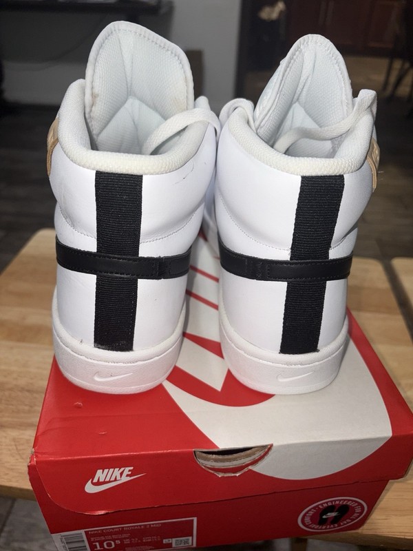 Nike Court Royale 2 Mid Men's Shoes 10.5 (small stain in one shoe) gallery