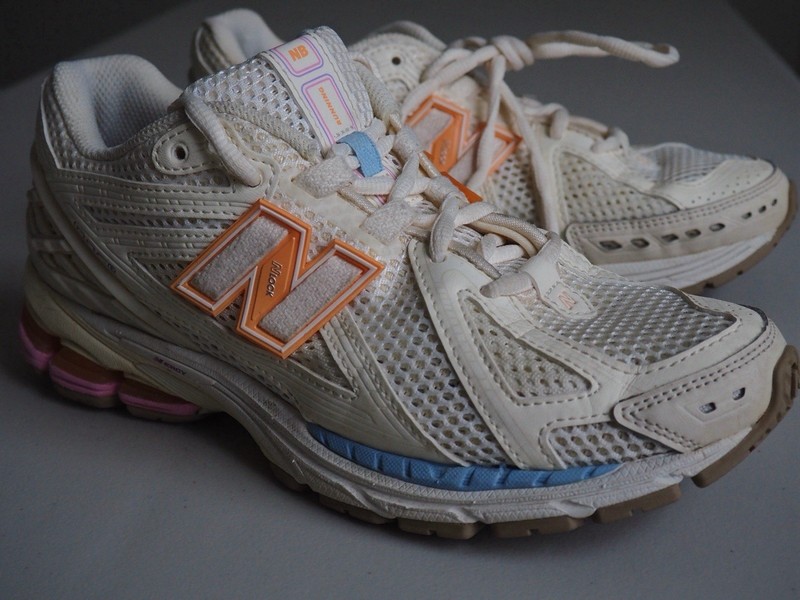 New Balance 1906R Sea Salt Pink Sugar Low Top Lace-Up Mesh Sneakers M1906RBP