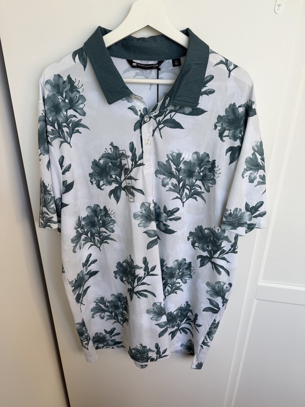 Travis Mathew Men’s XXL Heater Series Featherweight Magnolia Green Floral Polo