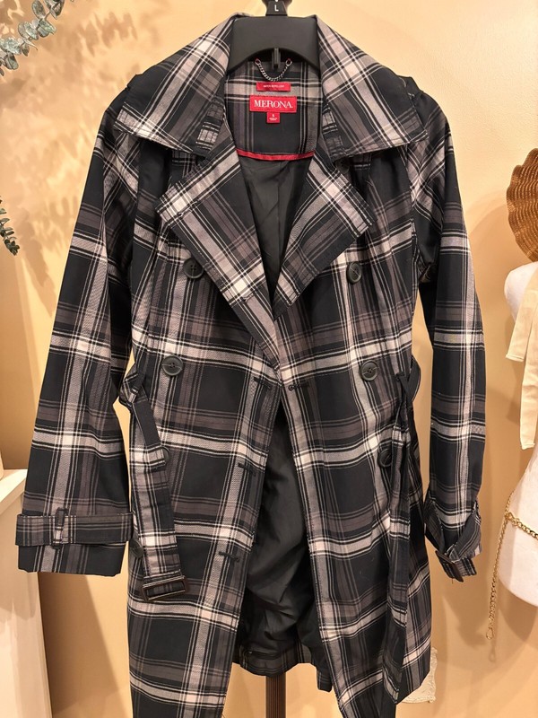 Merona Trench Coat Women’s Size Small Plaid Black Water Repellent Belted