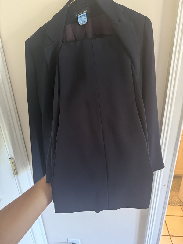 Harold's Women’s Black Single-Breasted Blazer and Pant 2 Piece Set gallery