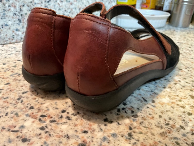 NAOT PAPAKI BROWN LEATHER BLACK SUEDE LEATHER SIZE 7/38 gallery