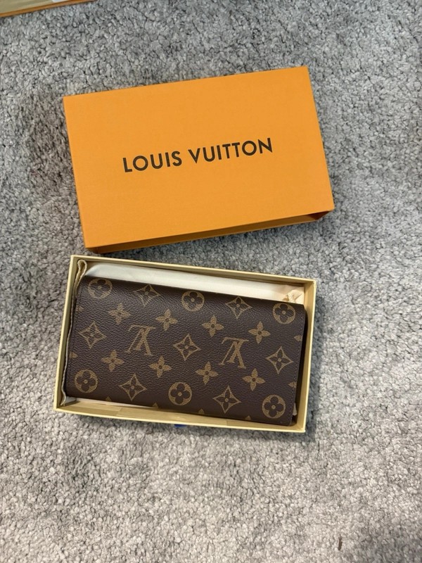 Louis Vuitton Portefeuille Sarah Monogram Long Wallet – Brown gallery