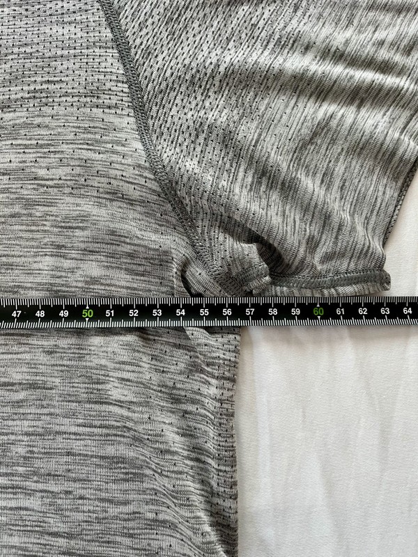 Lululemon Metal Vent Tech Short Sleeve Shirt in Heather Grey Size XL MVT gallery