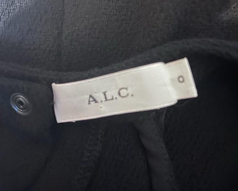 A.L.C. Women's Black Sleeveless Mock Neck Cropped Knit Button Back Top Size 0 gallery