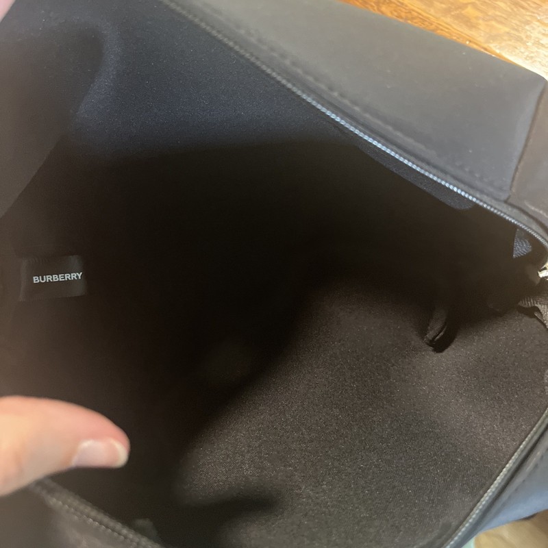 Burberry Black Cosmetic Bag/ Toiletry Neoprene Pouch Large Logo Zip Top Unisex- gallery