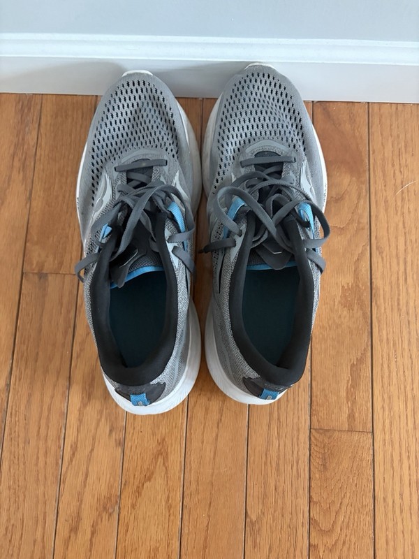 Men’s Saucony Ride 15 running sneakers size 10 wide grey and blue gallery
