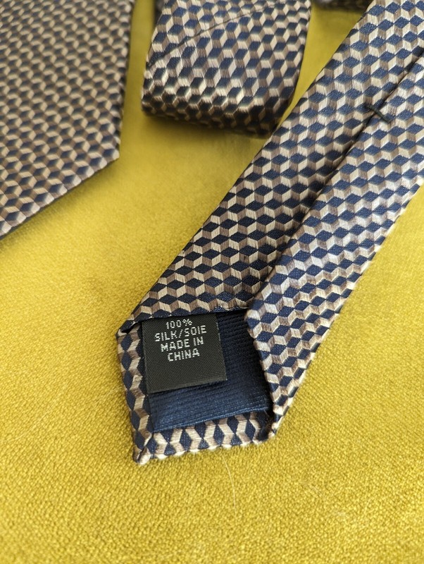 Michael Kors Men's necktie tie linked hexagon 58" x 3" Father's Day gift NWT gallery