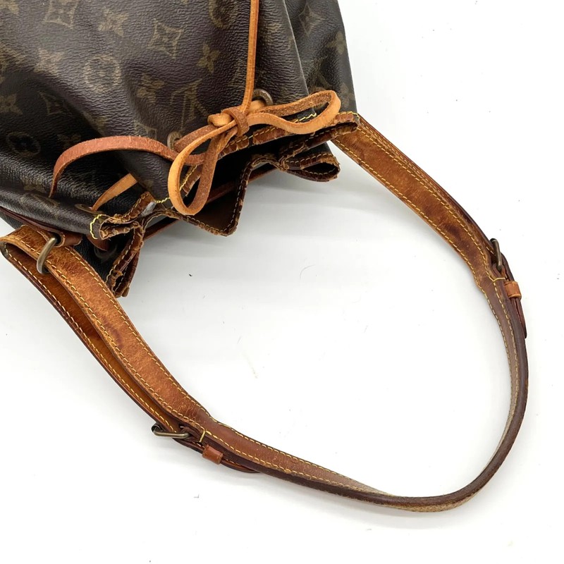 Auth Louis Vuitton M42226 Petit Noe Monogram Drawstring Shoulder Bag 2Y8874 gallery