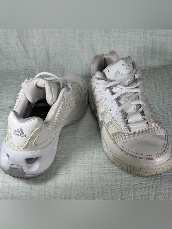 Adidas White Basketball Court Shoes Mens Size 11 Athletic Sneakers gallery
