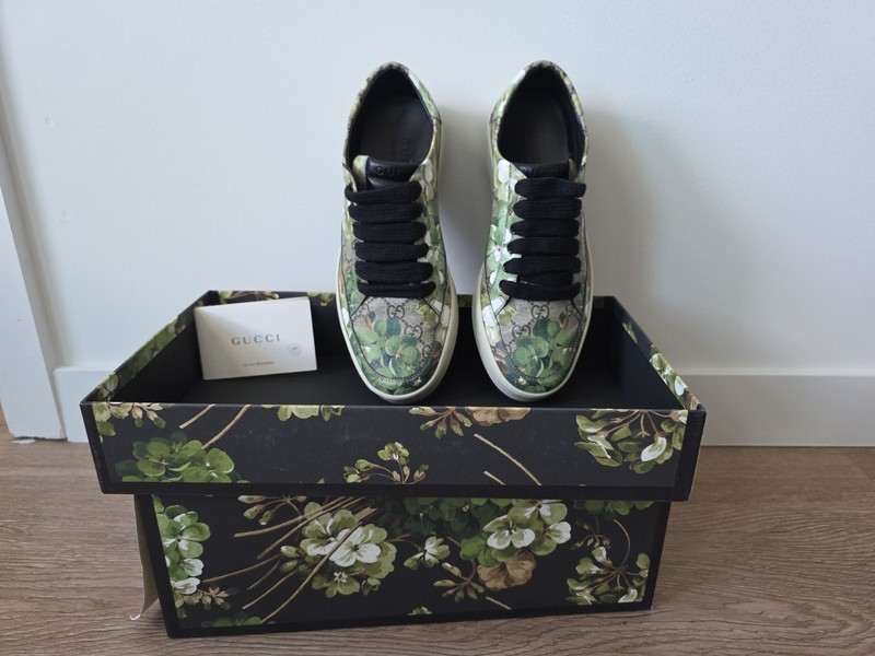 Gucci GG Supreme Floral Print Low Top Sneakers Leather Trim 6 US