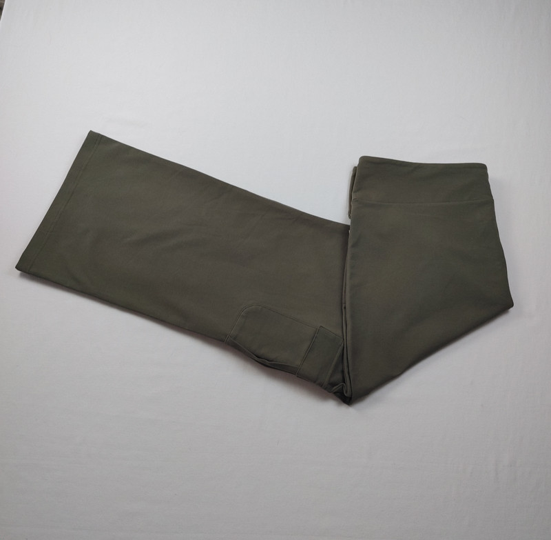 NWT Women with Control Tummy Control Bootcut Cargo Pants Size XL Olive Comfort