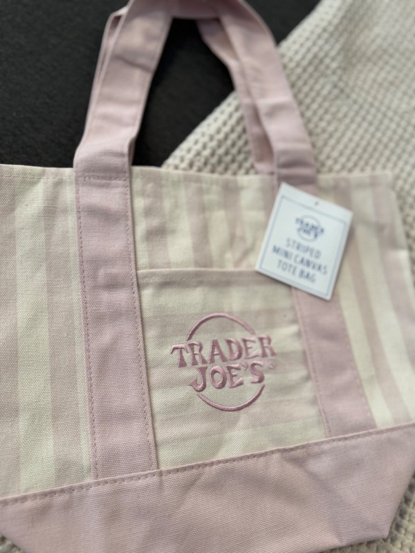Trader Joes Limited Addition Stripped Bag—NWT-Get it before it’s gone! gallery