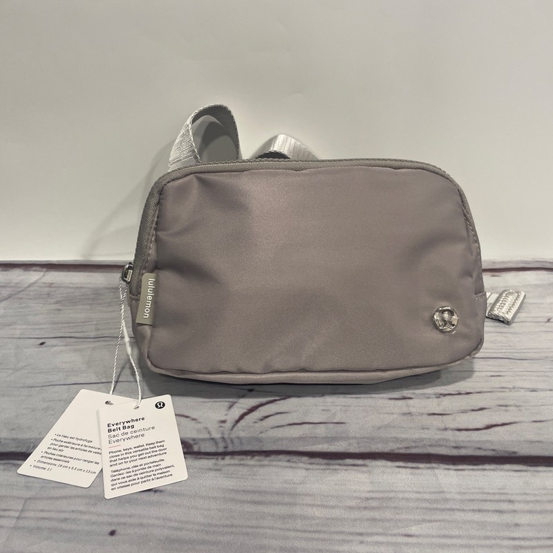 New With Tags- Lululemon Everywhere Belt Bag Grey/Silver