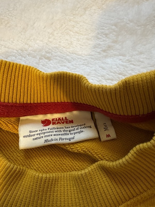 Fjällräven Men’s Crew Neck Pullover Sweater Yellow Solid Logo Size M gallery