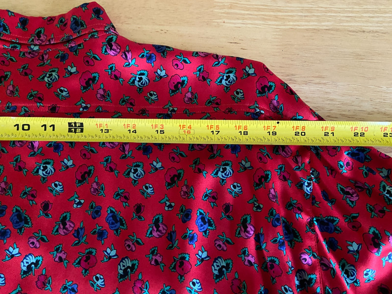 ESCADA SILK VINTAGE LONG BLOUSE IN RED DITSY ROSE PRINT 40 14 WEST GERMANY gallery