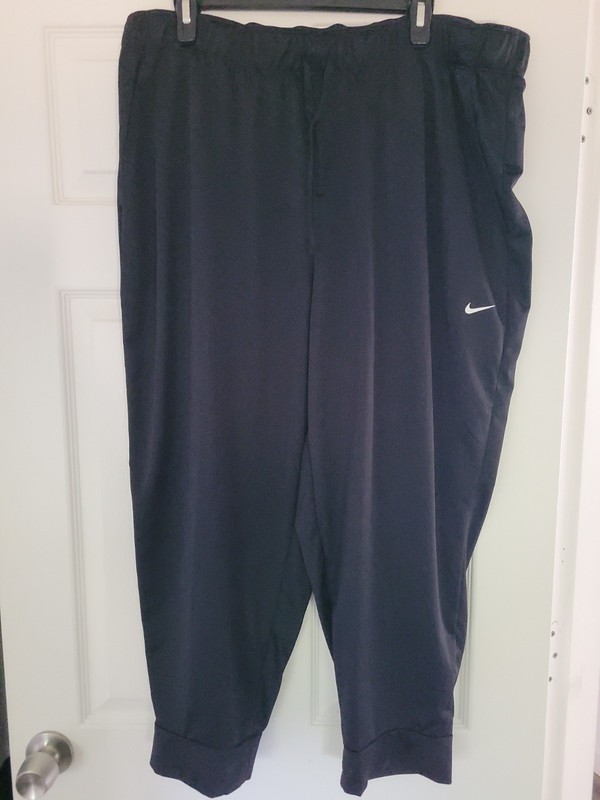 Nike Plus Size 1X Attack 7/8 Training Pants DD2196-011 Black Dri Fit Cropped gallery