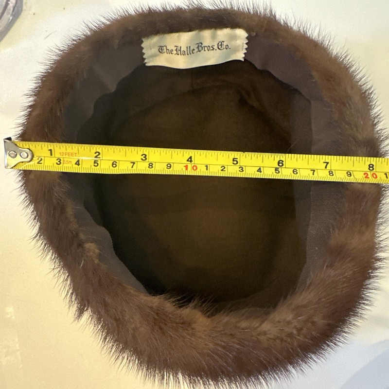 The Halle Bros Co Brown Fur Pillbox Style Hat Vintage Women Made In USA gallery