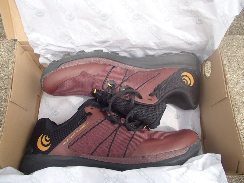 Excellent cond. EU 44.5 Topo Runventure 4 Garnet/Black Mens 10.5
