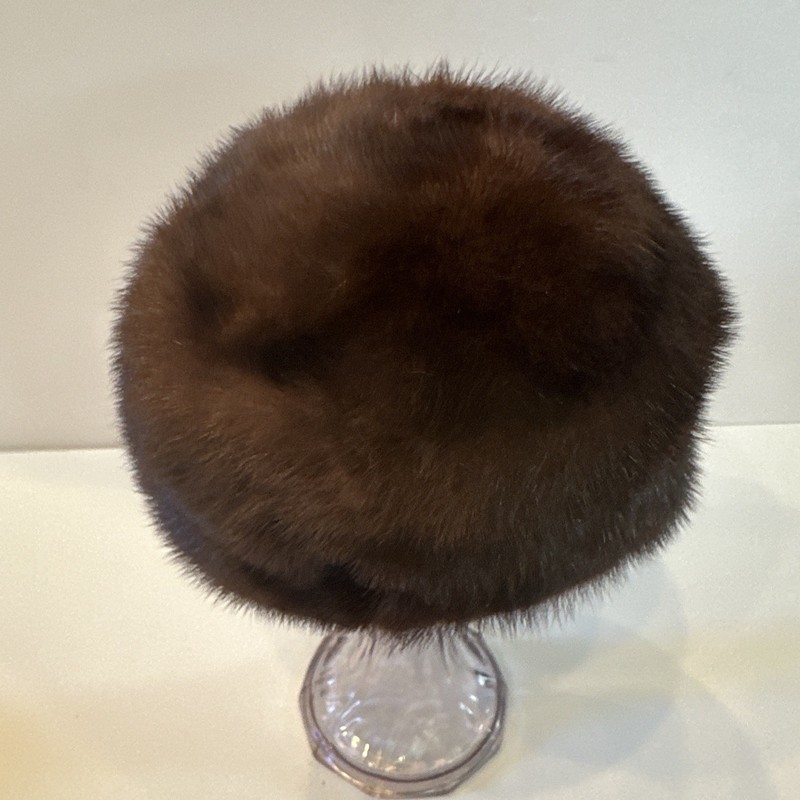 The Halle Bros Co Brown Fur Pillbox Style Hat Vintage Women Made In USA gallery