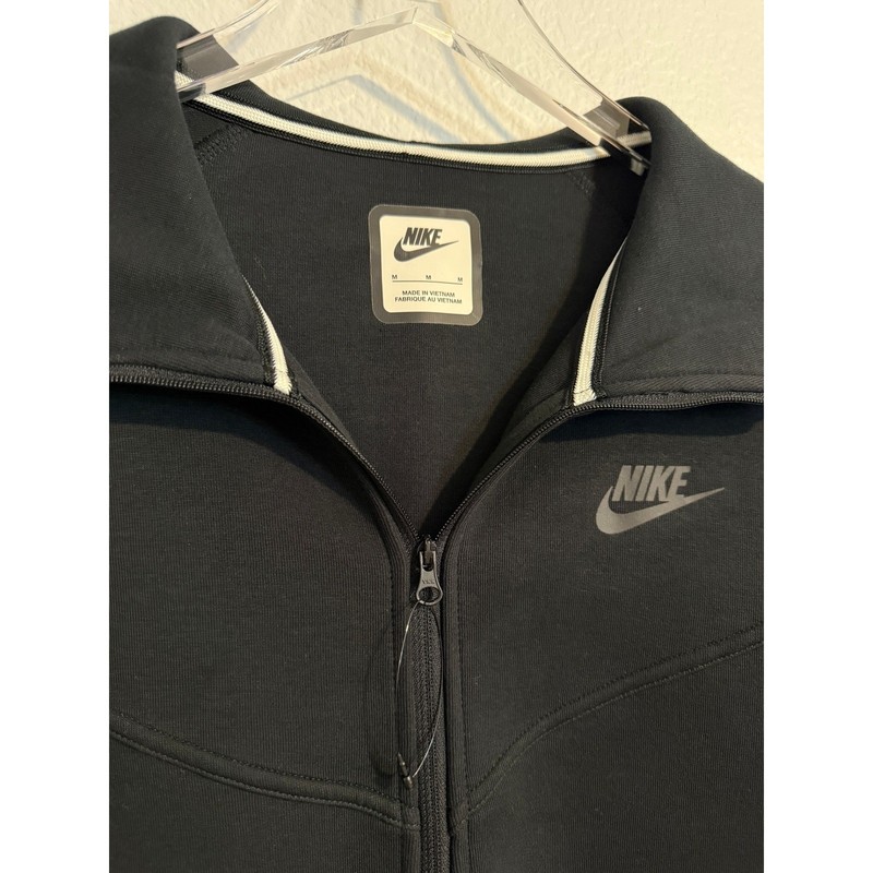 Nike Sportswear Tech Fleece Black Windrunner Jacket Women's Medium gallery